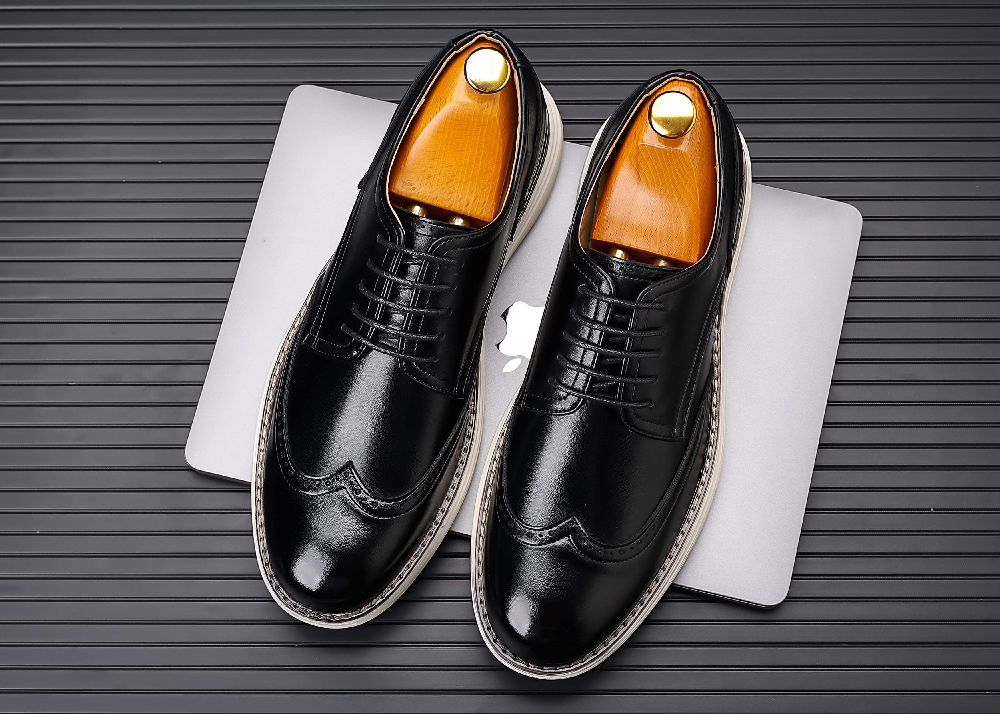 Men's Wingtip Leather Derby Shoes