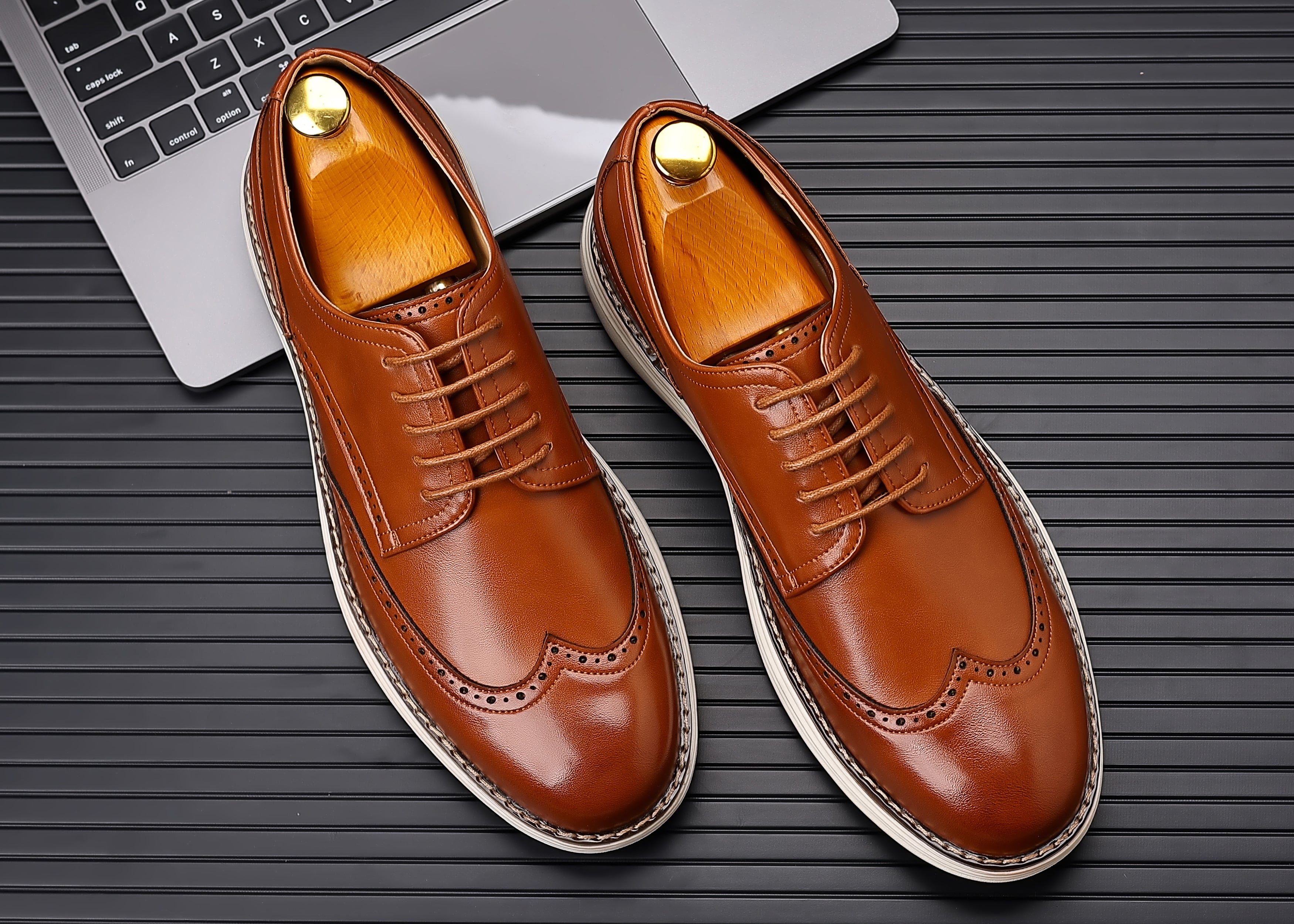 Men's Wingtip Leather Derby Shoes