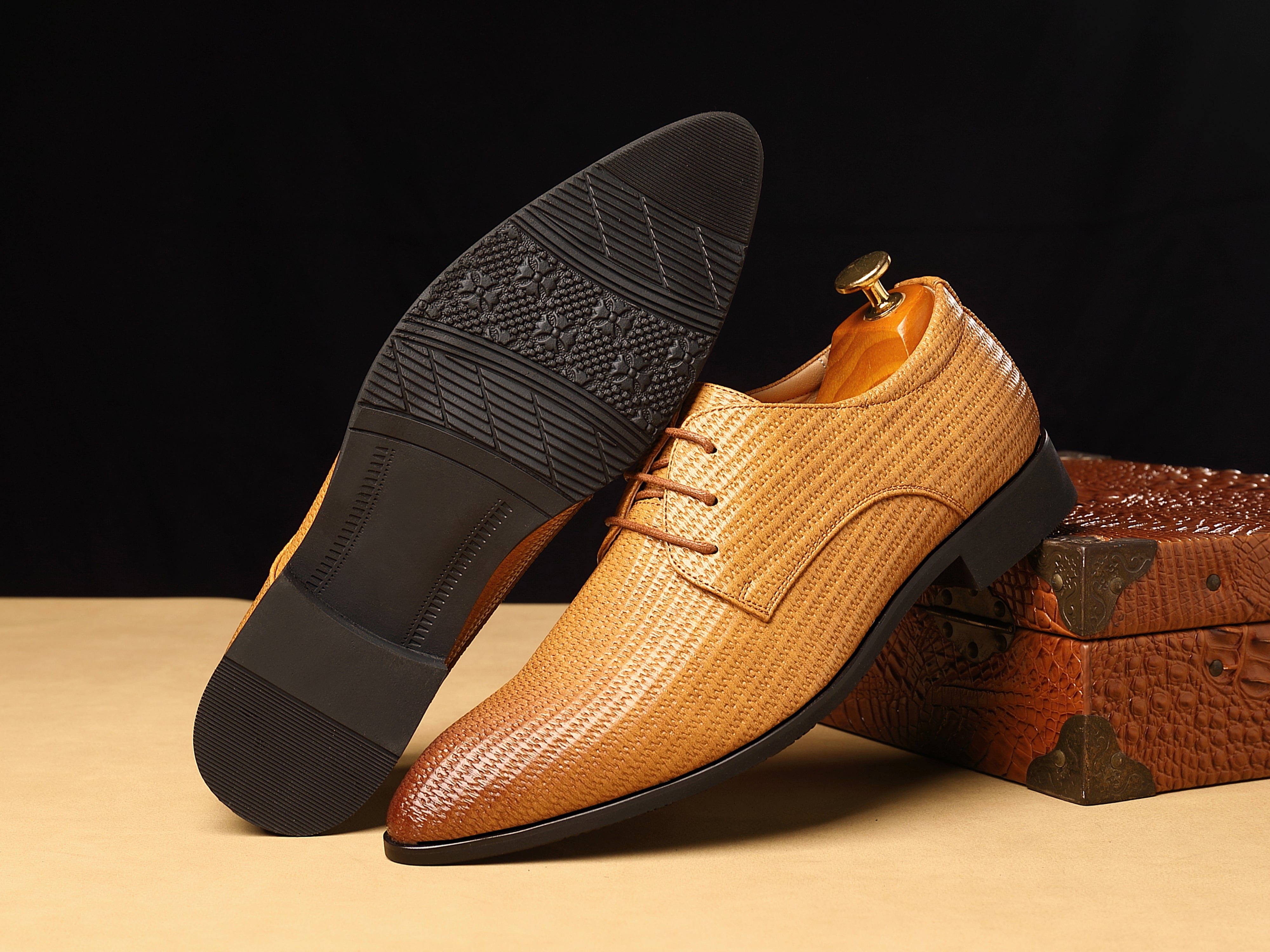 Men's Embossed Woven Derby Shoes