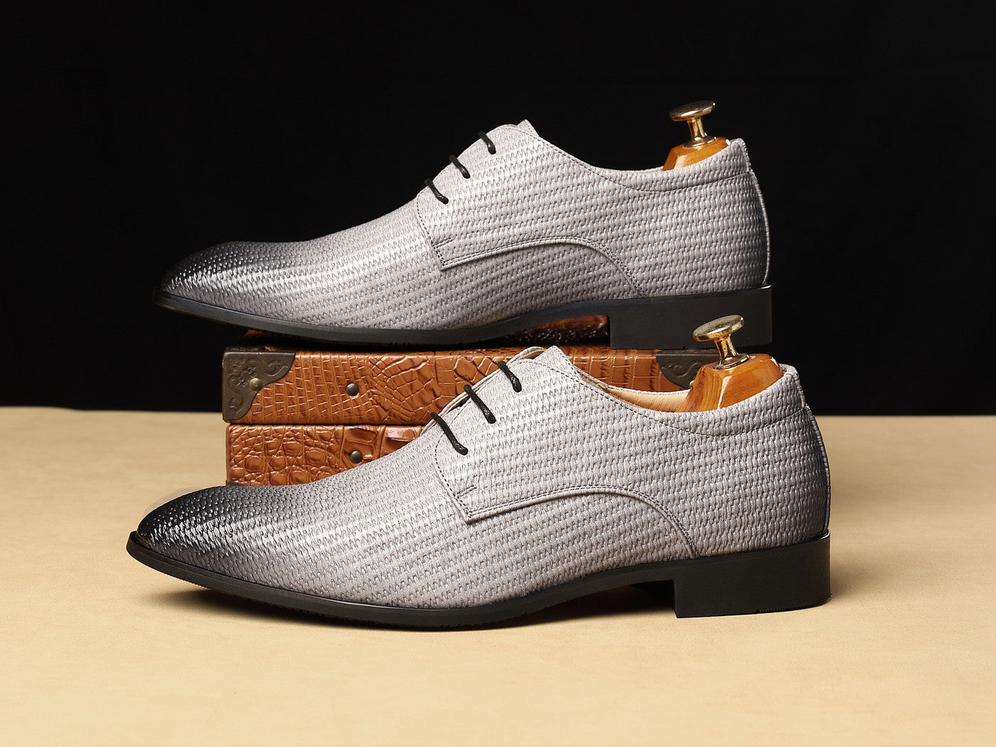 Zapatos Derby tejidos en relieve para hombre