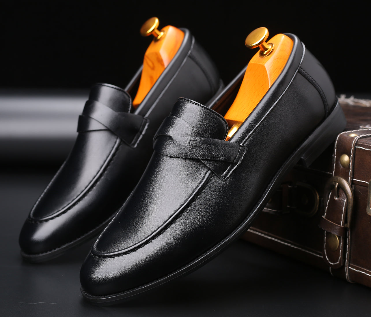 Men's Moc Toe Strap Smoking Loafers