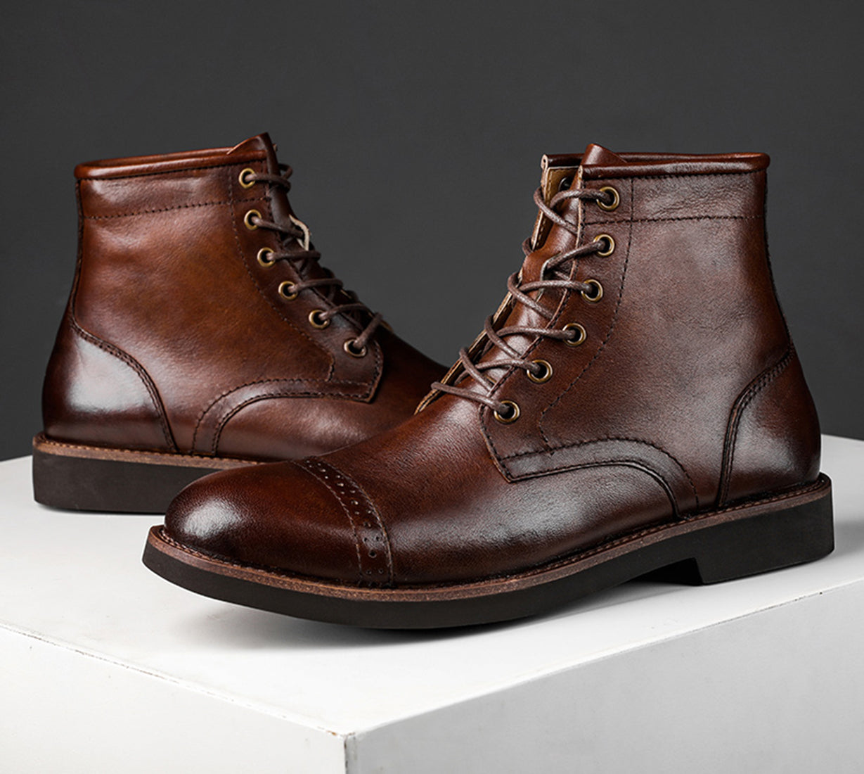 Botas utilitarias de vestir brogues para hombre