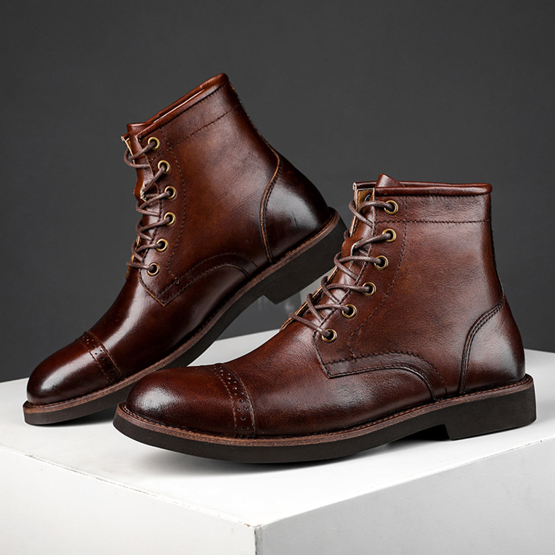 Botas utilitarias de vestir brogues para hombre