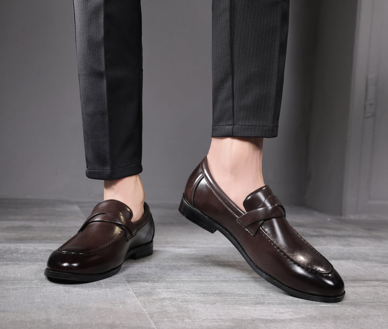 Men's Moc Toe Strap Smoking Loafers