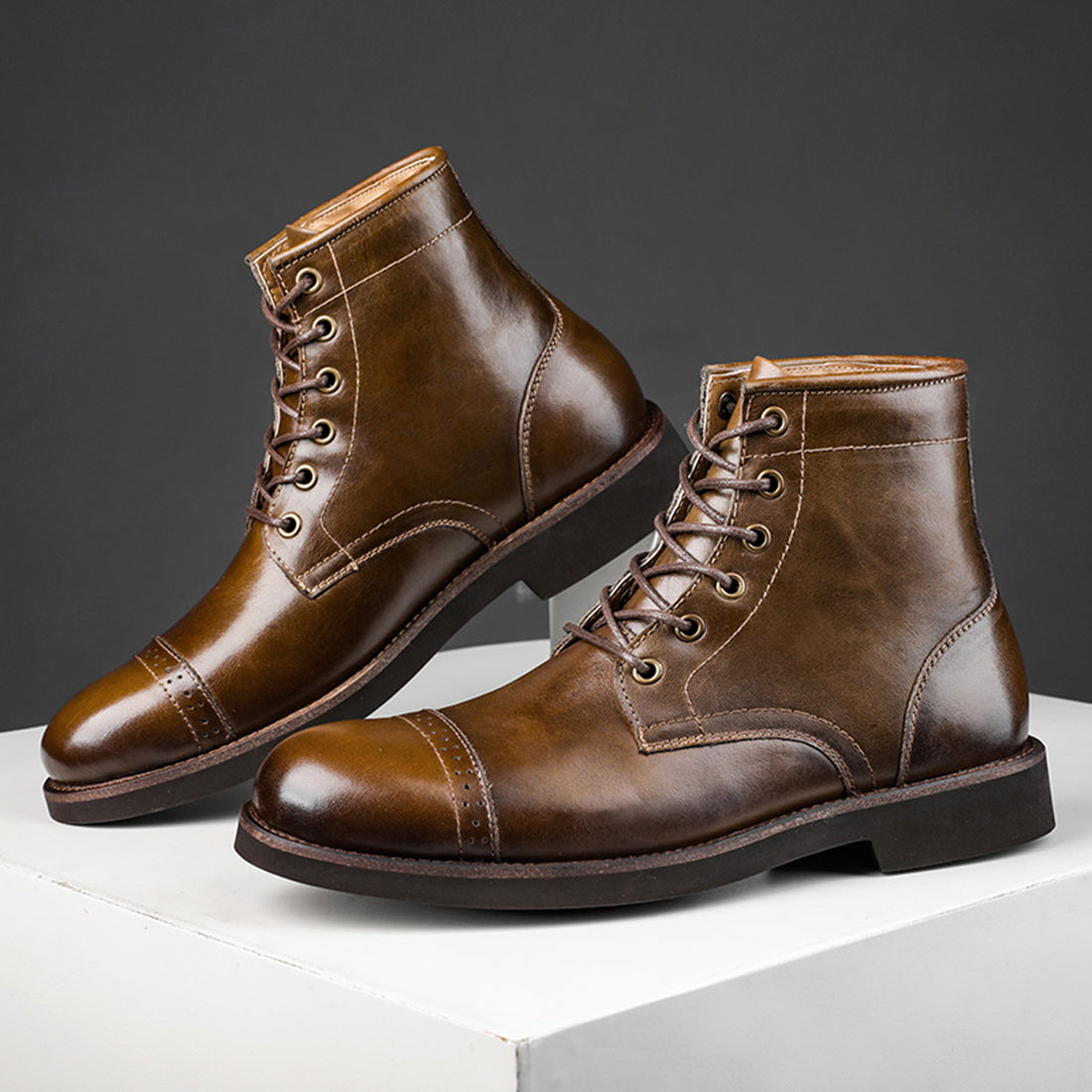 Botas utilitarias de vestir brogues para hombre