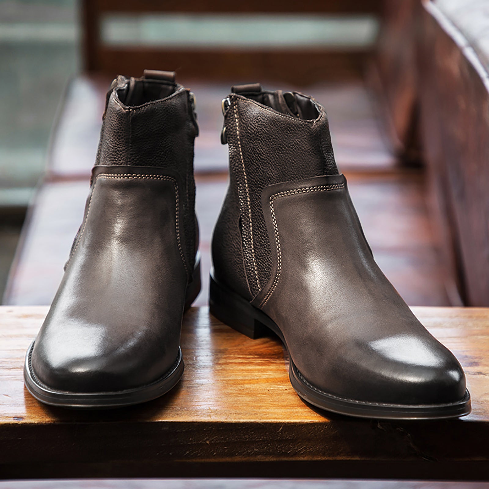 Men's Pointed-Toe Chelsea Boots