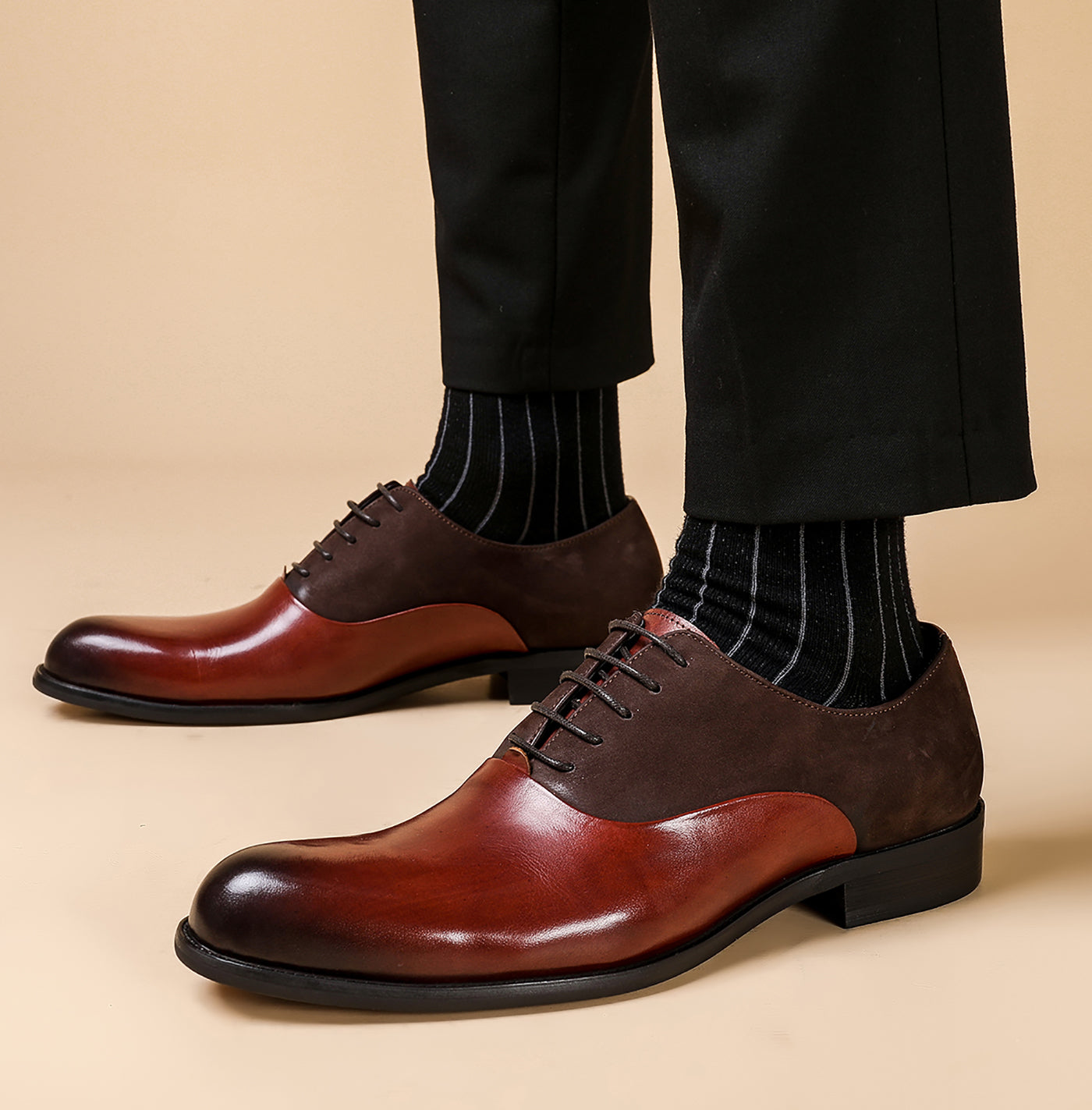 Zapatos Oxford de cuero con puntera para hombre 